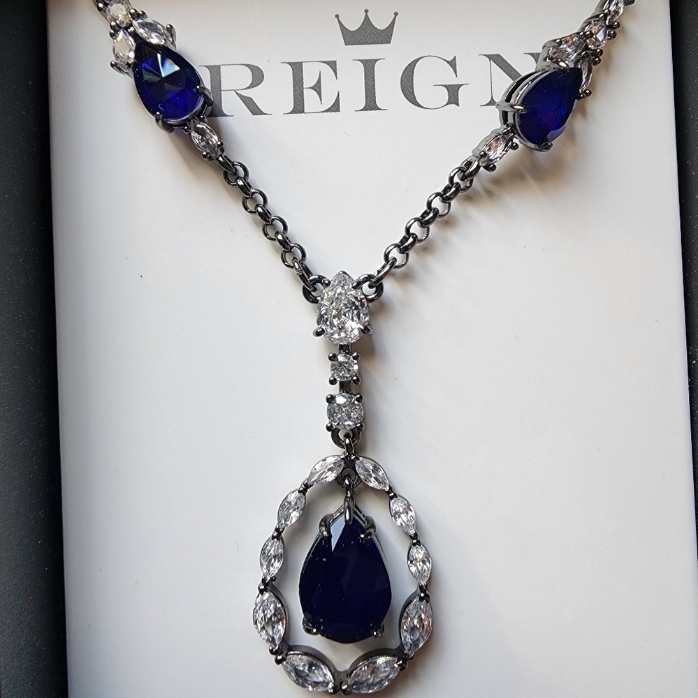REIGN VILLAIN MOMENTS IN THE MIRROR NECKLACE BOMP PARTY